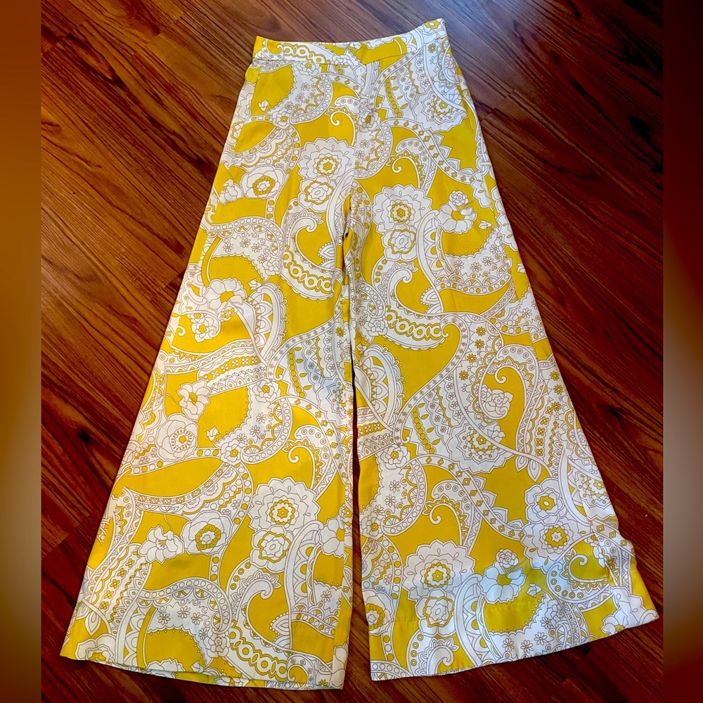 Beautifully patterned yellow and white Zara Women pants